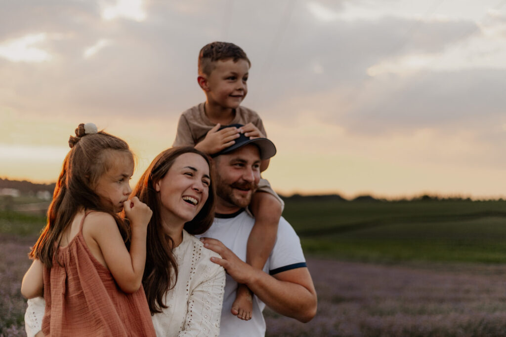Familienshooting im Lavendelfeld Adelstraß